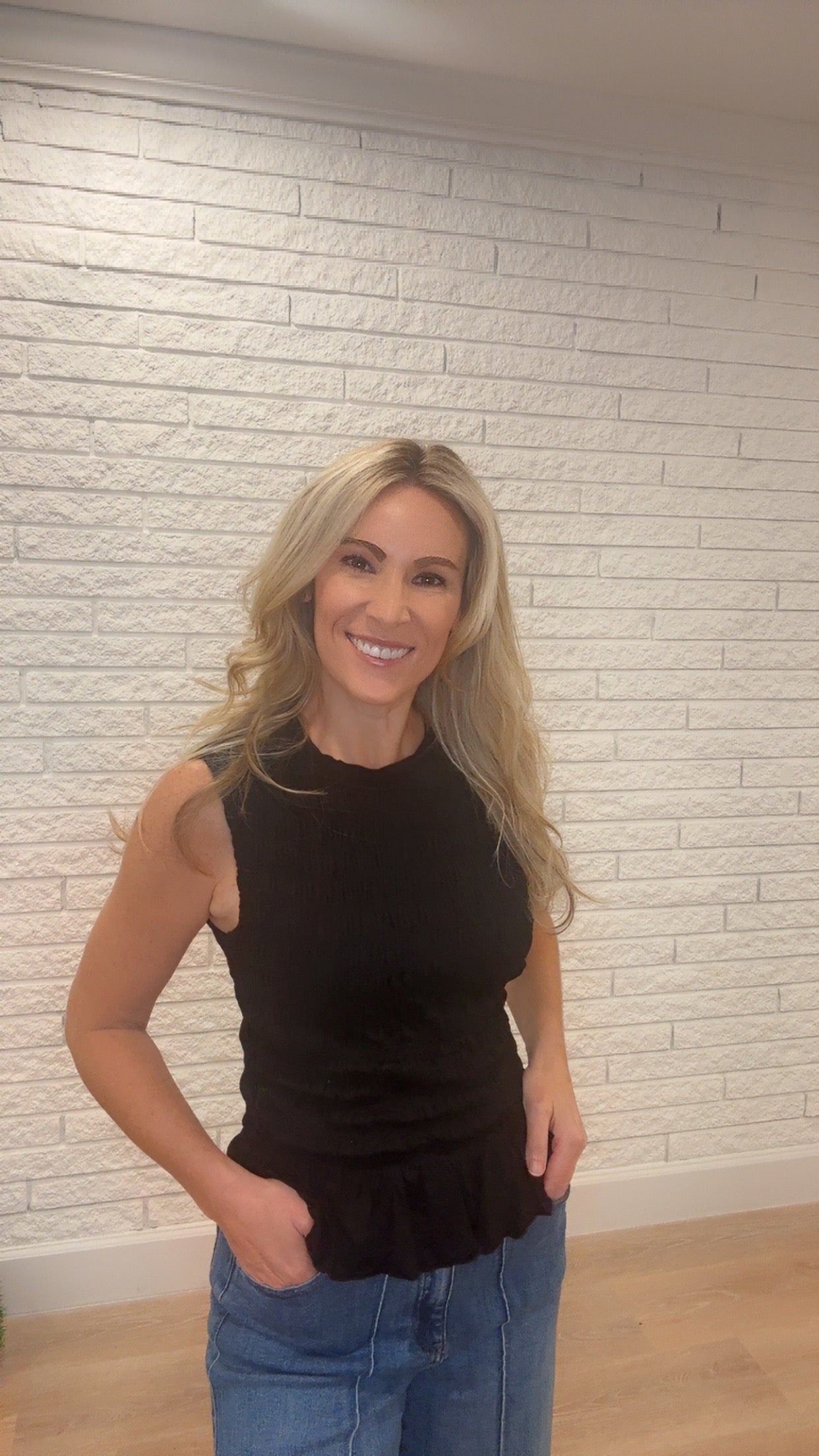 Smoking Detail Ruffle Hem Knit Tank