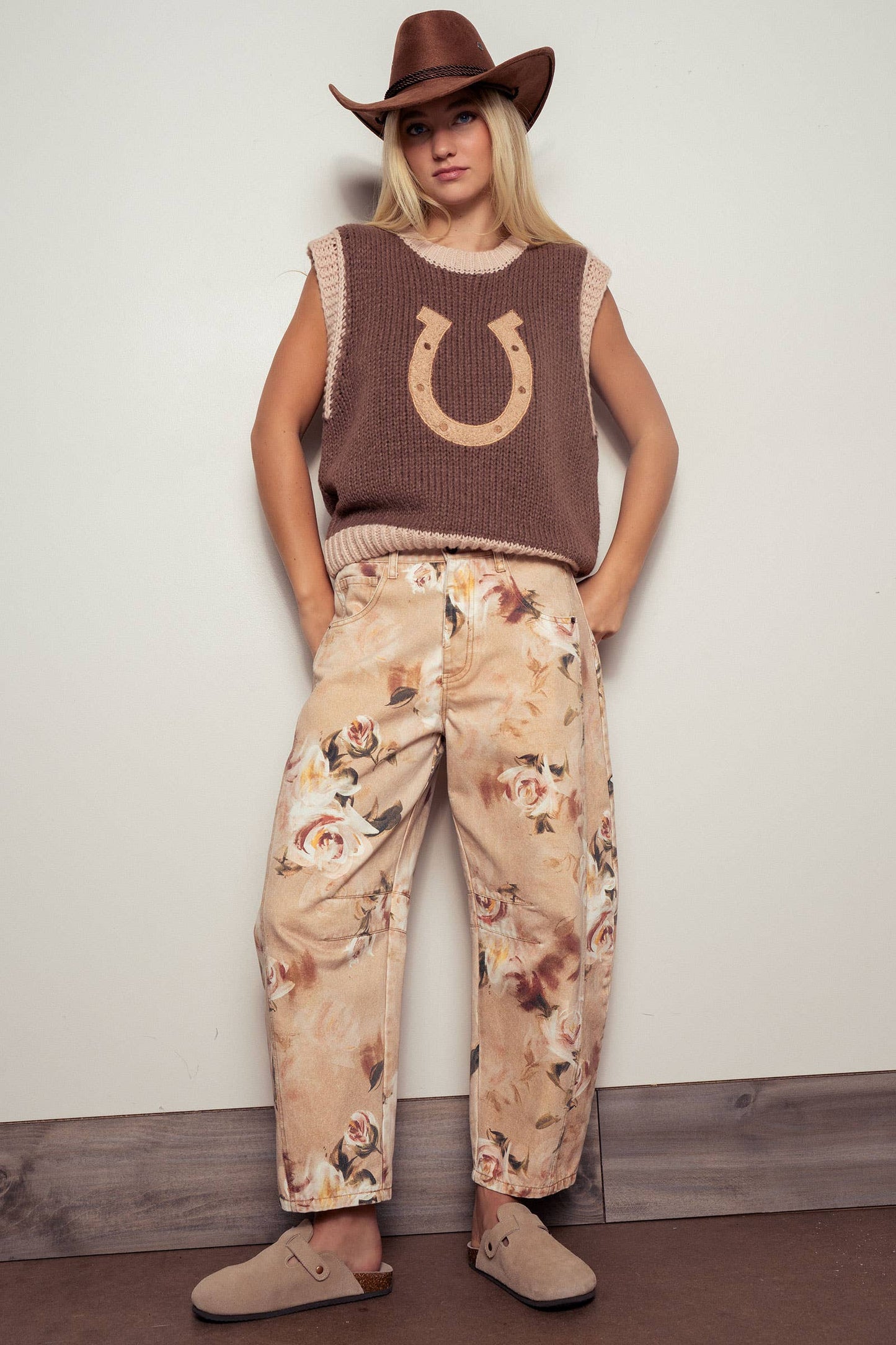 Western Horseshoe Crochet Knit Ribbed Trim Sweater Vest